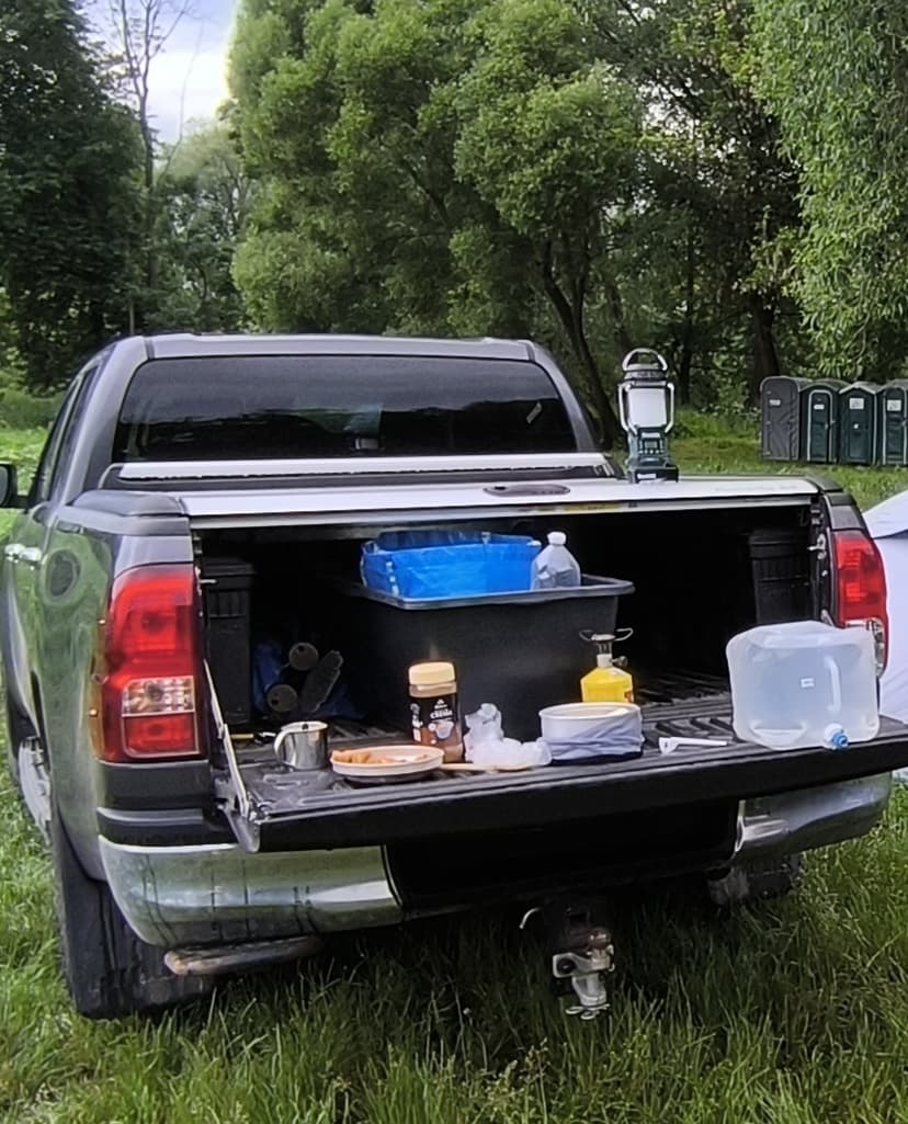 Roleta MountainTop Roll včetně příčníků Hilux 2020