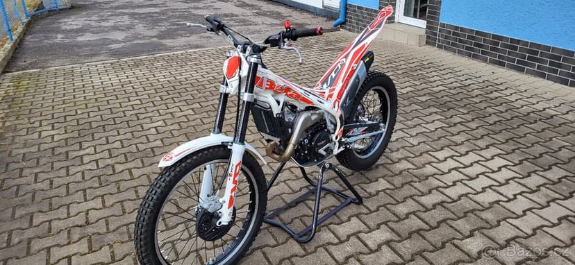 Moto Trial BETA EVO 300 2T jako NOVÁ