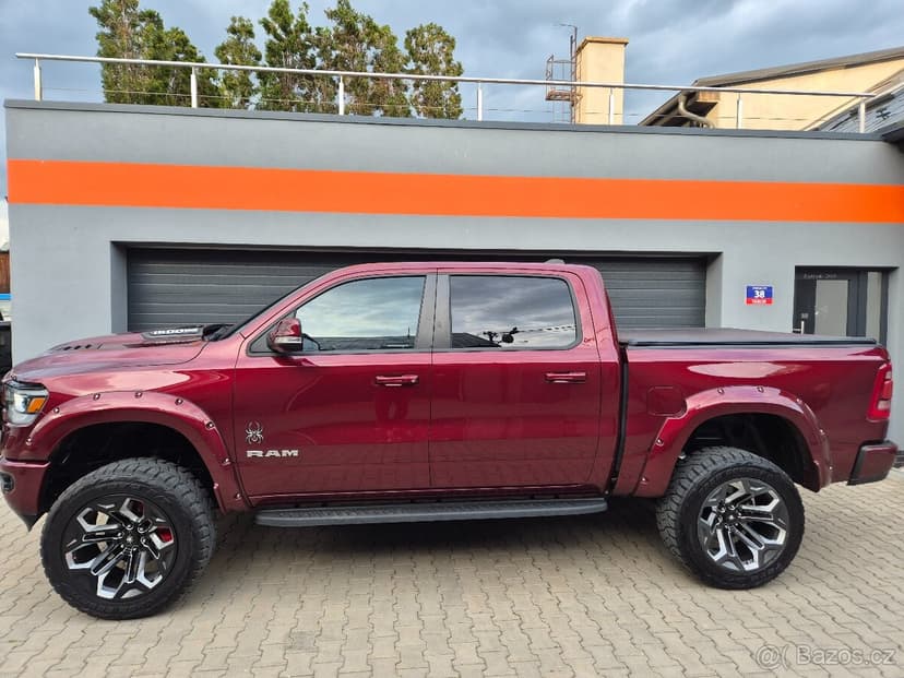 DODGE RAM 5,7 HEMI BLACK WIDOW 39 000km odpočet DPH
