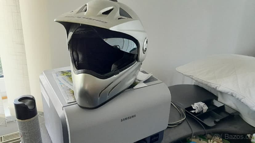 Přilba na enduro nebo čtyřkolku