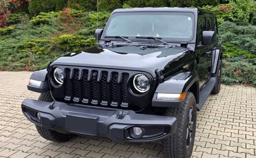 Jeep Wrangler Sahara Altitude