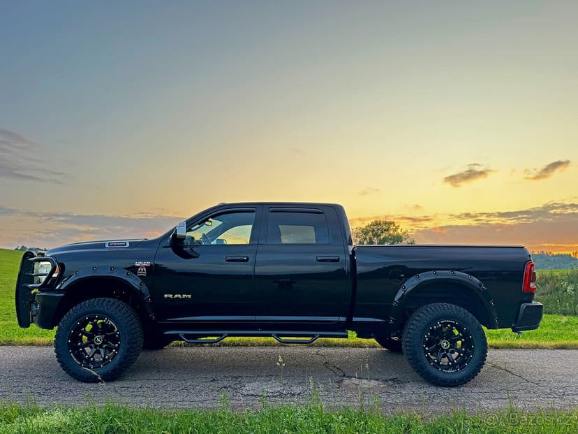 PRODÁNO DODGE RAM 2500 HEAVY DUTY 6.4 HEMI 4x4 LARAMIE