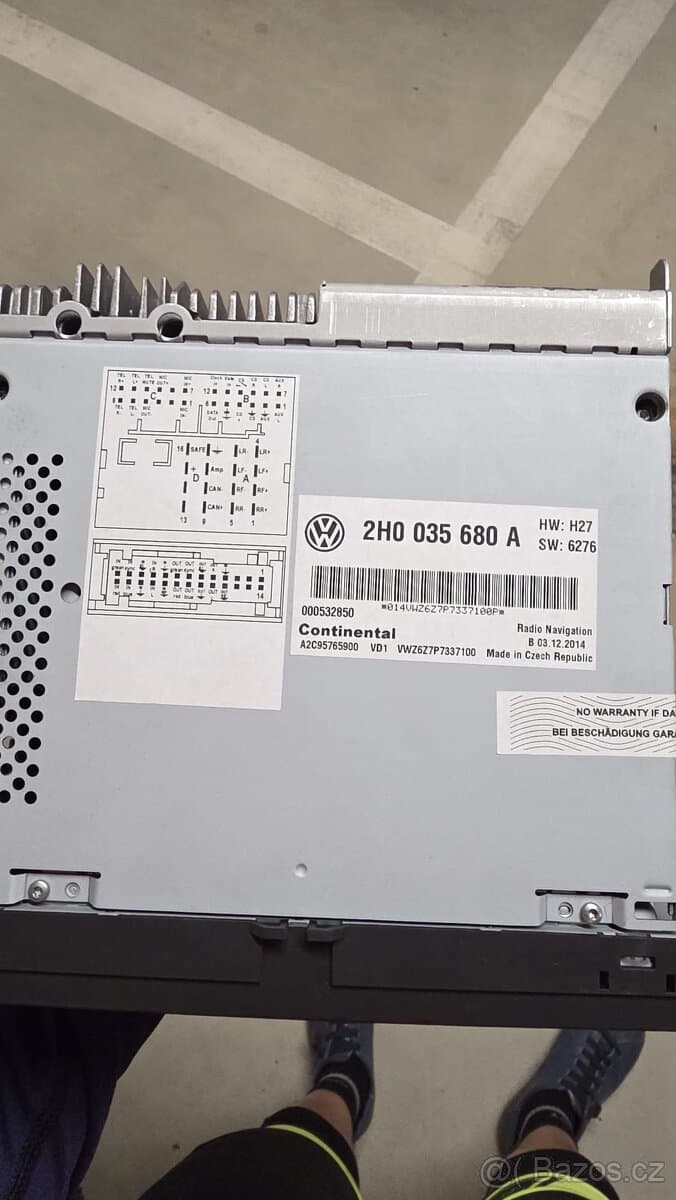VW Amarok originální rádio / navigace GPS na náhradní díly