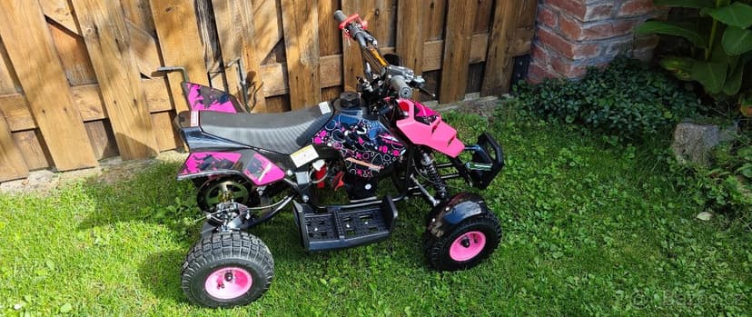 Nová růžová benzinová čtyřkola pro děti 5-10 let