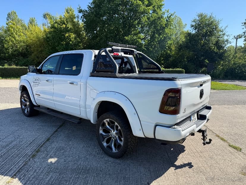 Dodge RAM 1500 5.7 HEMI