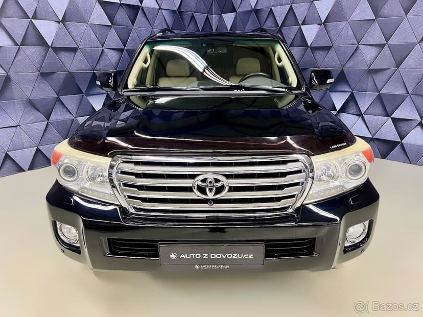Toyota Land Cruiser 200D V8 D-4D LUXURY, 7MÍST, JBL, KEYLESS