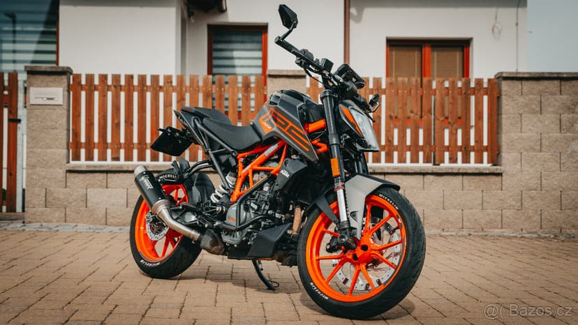 KTM DUKE 125 BLACK 2022 / najeto: 5.900 km