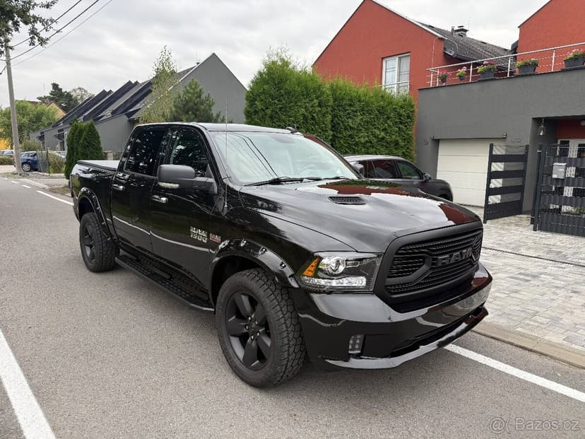 DODGE RAM 1500 HEMI CREW CAB
