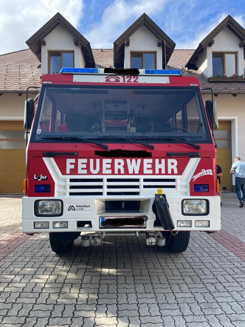 hasičské (požární) vozidlo