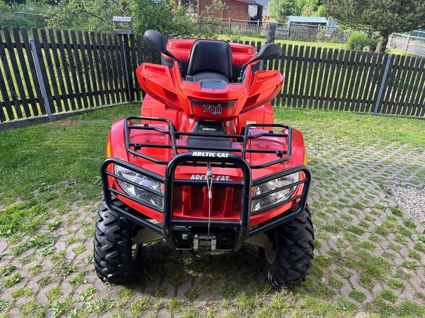 Čtyřkolka Arctic Cat 700