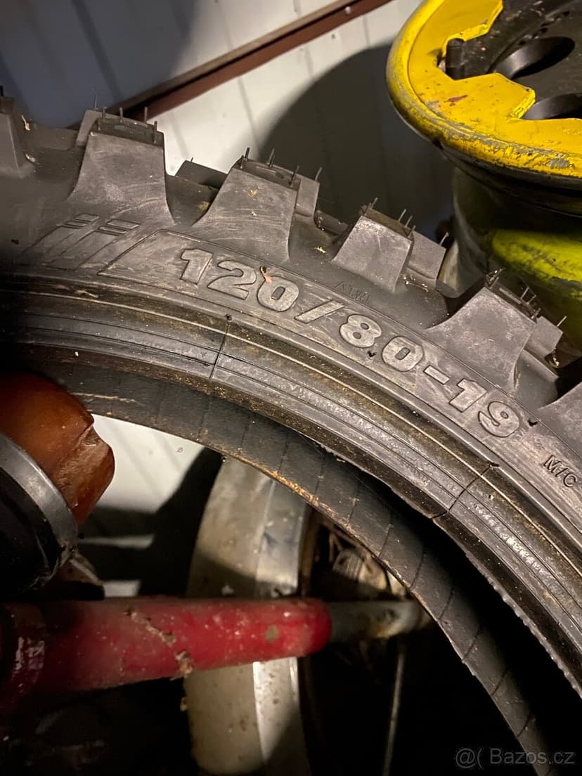 Pneunatiky na motorku