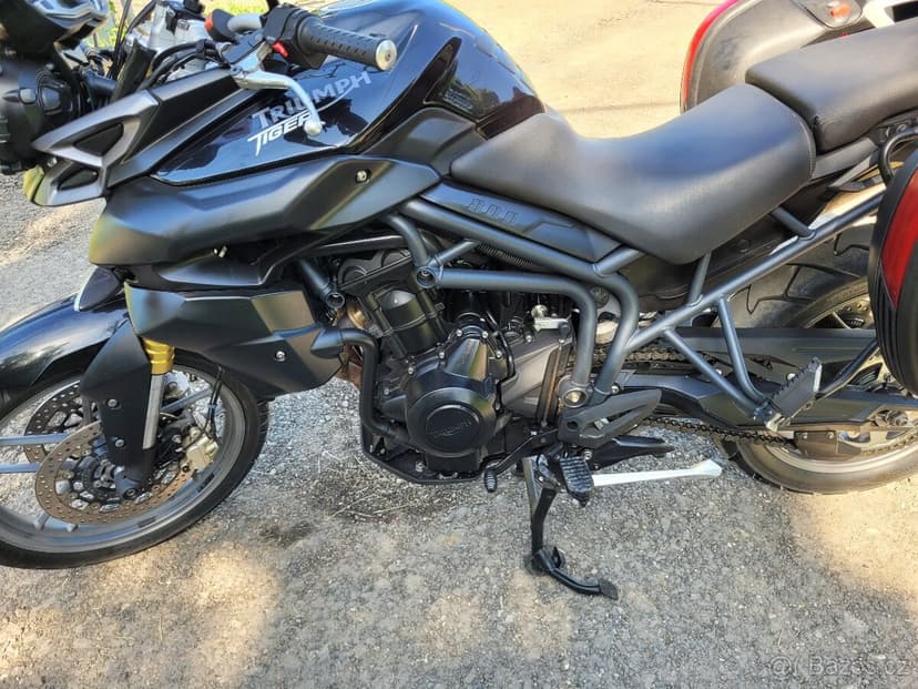 Triumph Tiger 800 XC cestovný paket, ABS