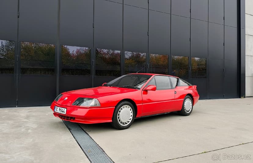 Alpine V6 Turbo, D502, velmi dobrý stav.