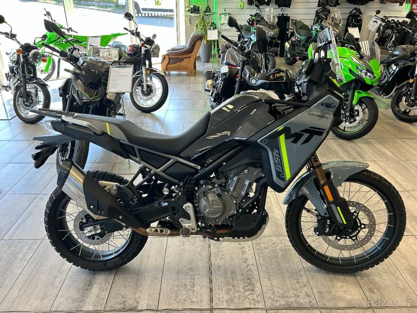 CF Moto 450 MT-R 2025