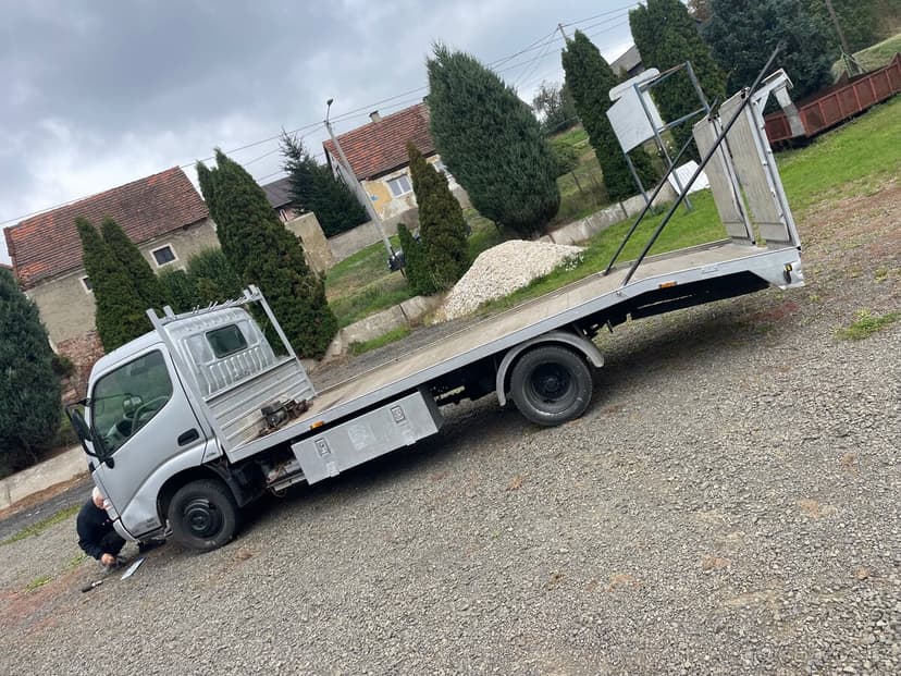 Odtahový speciál Toyota dyna