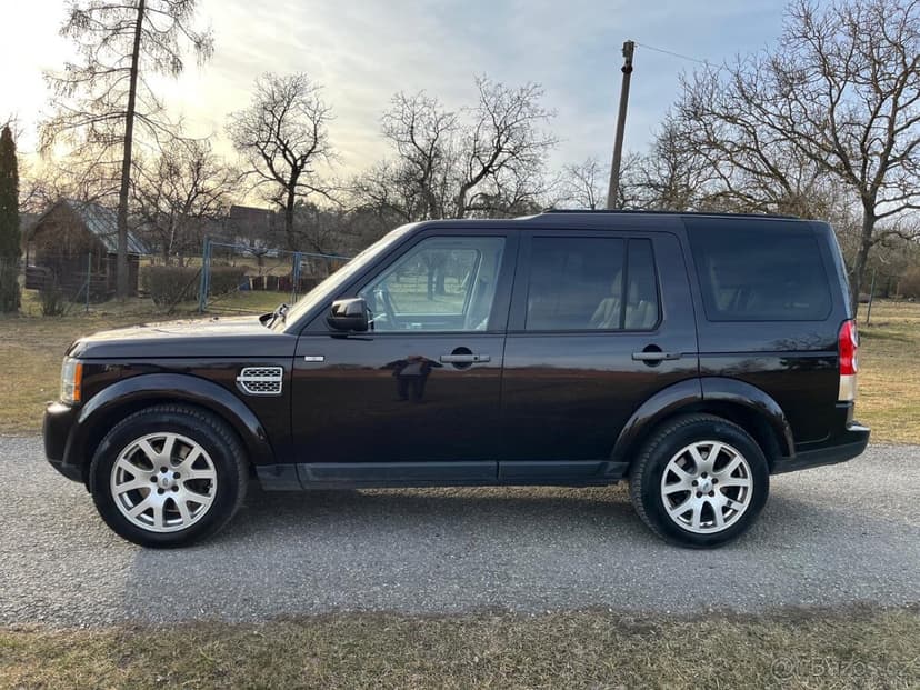LAND ROVER DISCOVERY IV 3,0 SDV6 HSE 1.MAJITEL ČR