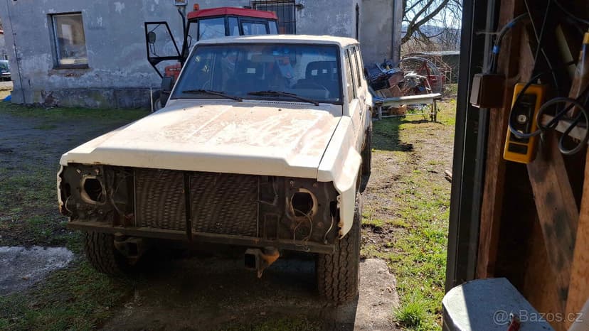 Nissan Patrol Y60 Wagon + karoserie