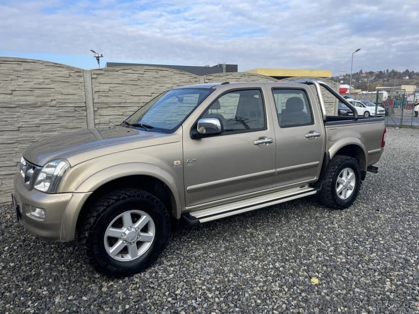 ++Isuzu D-Max 3.0TDi 4x4 DOUBLECAB TOP STAV++