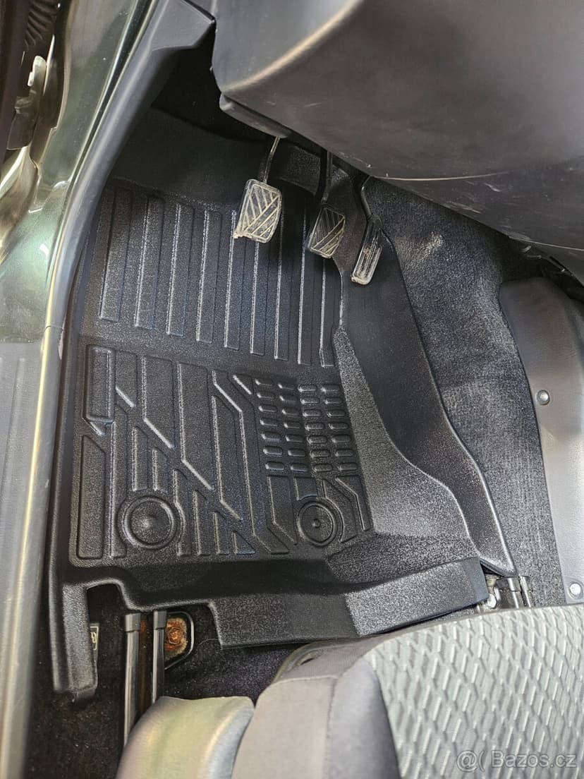 Suzuki Jimny , Samurai - gumové koberce, vaničky