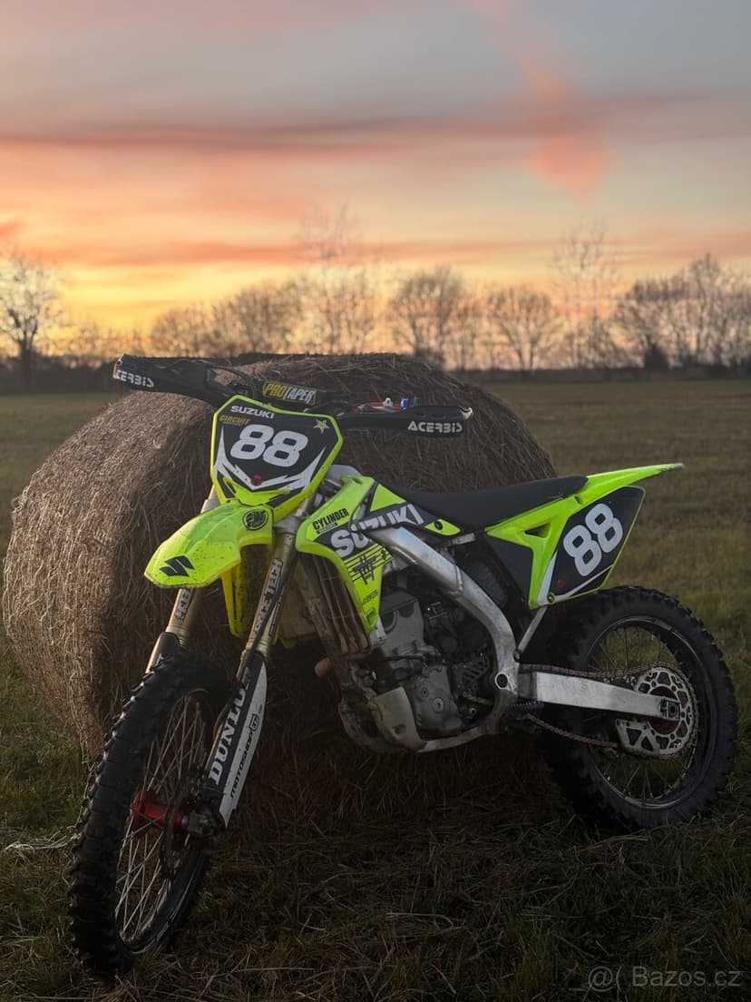 Suzuki rmz250