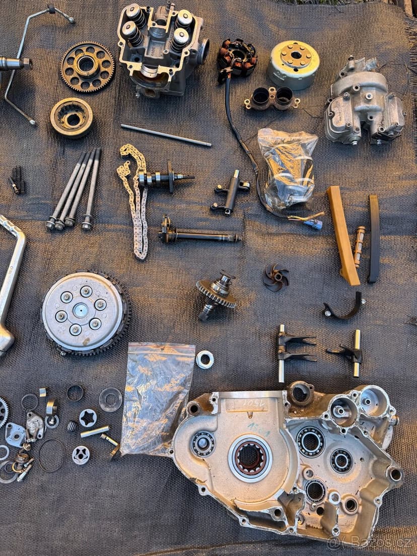 Ktm exc 450 náhradní dily- motor