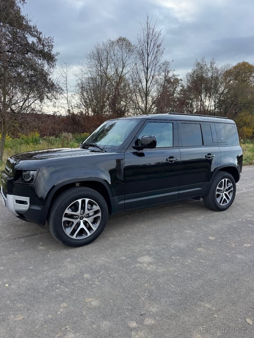 Land Rover Defender 110 3.0D D300 SE 9/2022 odpočet DPH