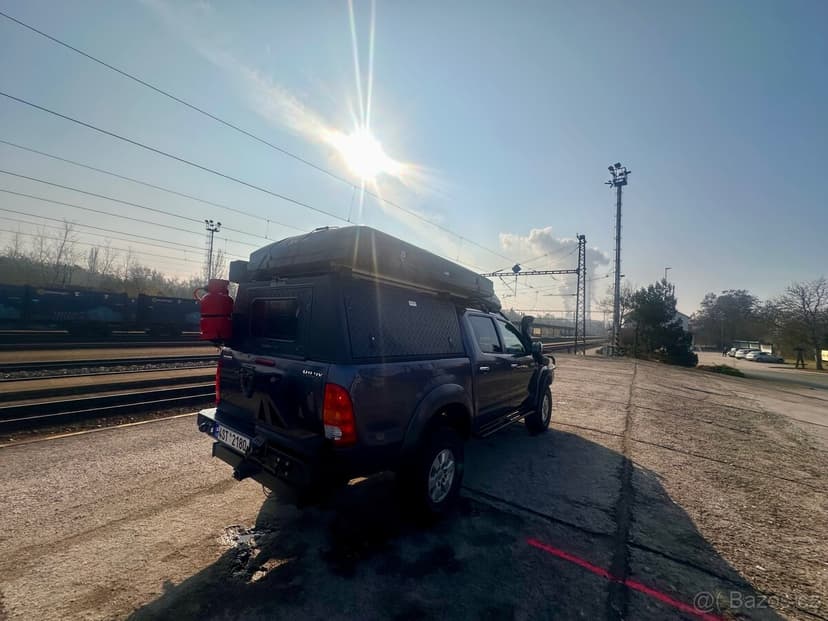 Toyota Hilux 3.0 D4D Expediční