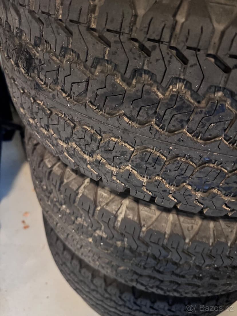 Pneu Goodyear k tomu disky Jeep + zdarma rezerva