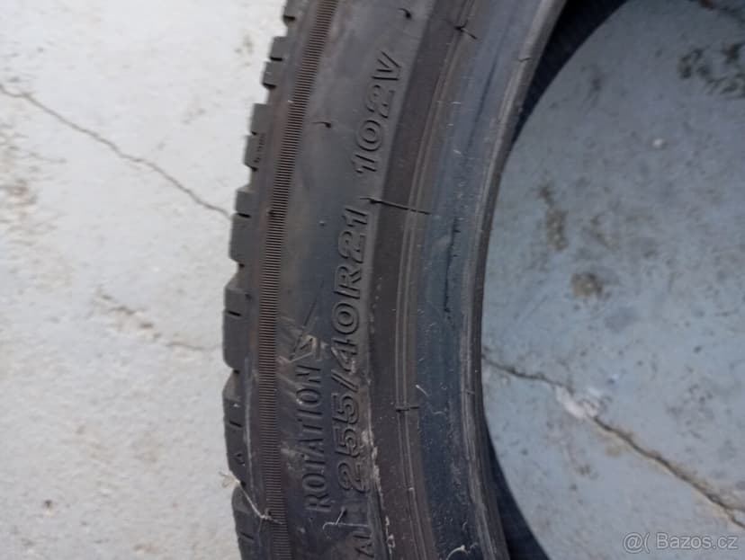 Bridgestone 255/40 r21 zimní
