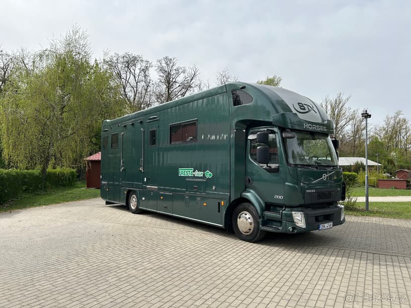 Prodej přeprava koní VOLVO FL STX, 5 koní DOUBLE POP-OUT