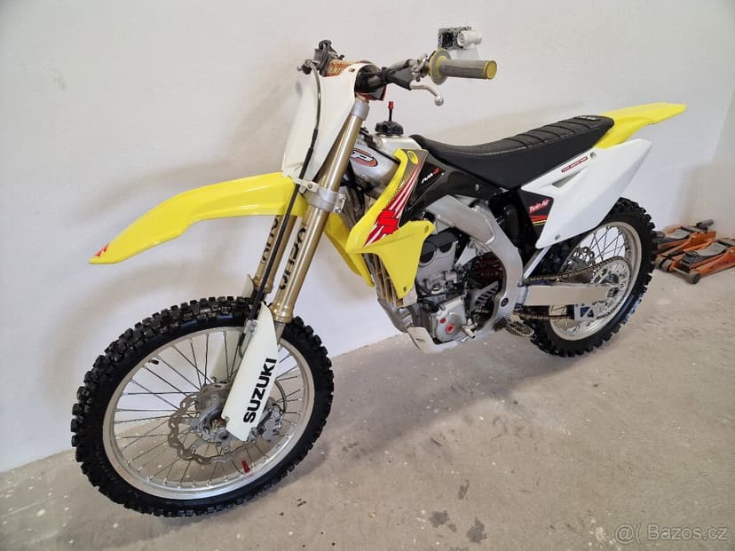 Suzuki RMZ 450 model 2011