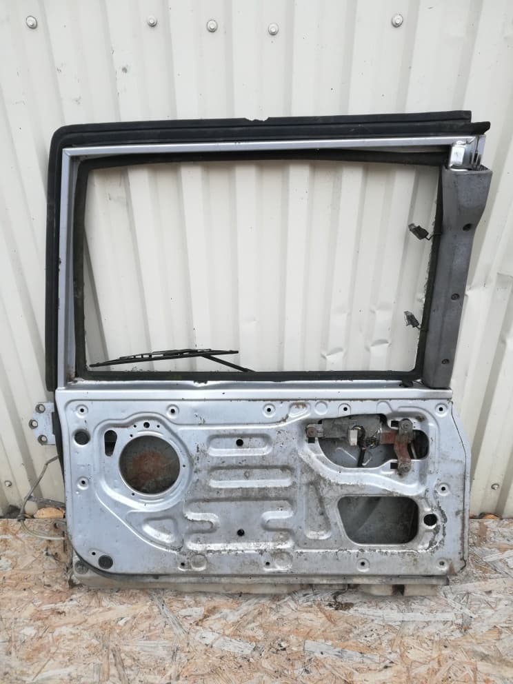 Zadní dveře Nissan Patrol GR Y60