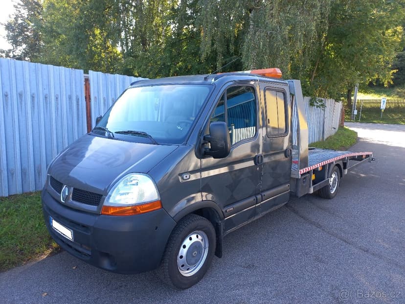Odtahový speciál Renault Master 2.5dci dvoukabina