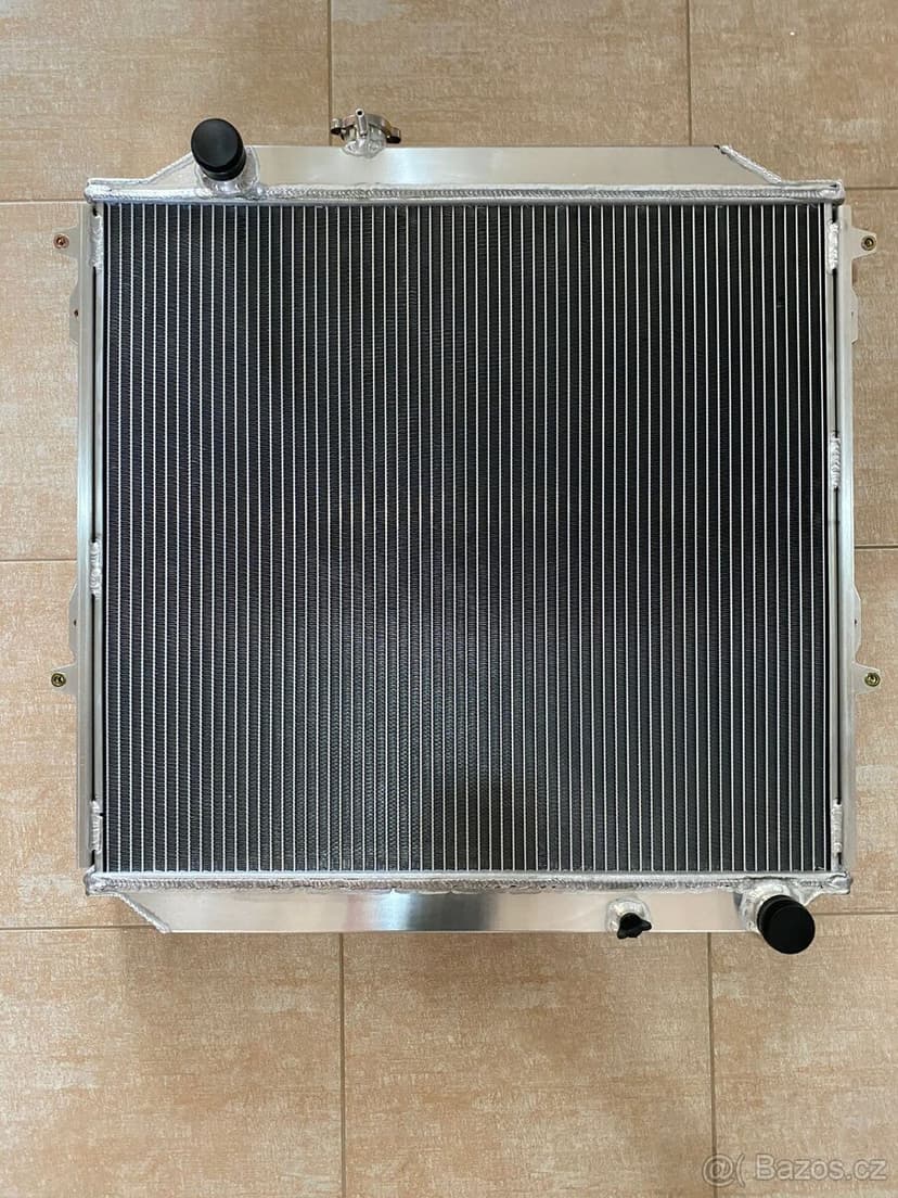 ALU sportovní chladič TOYOTA Land Cruiser KZJ90/KZJ95