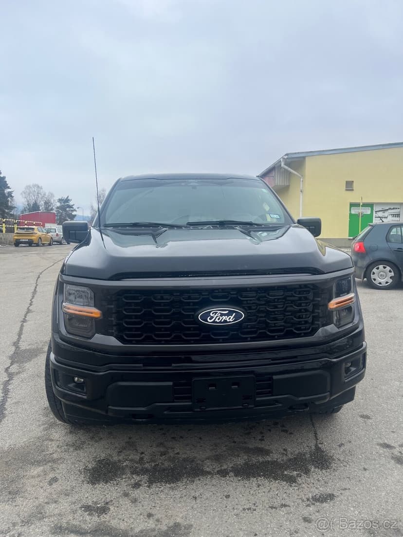 FORD F-150 STX 5.0 4x4 ROK 2024