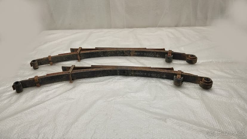 Toyota Hilux – Listová pera