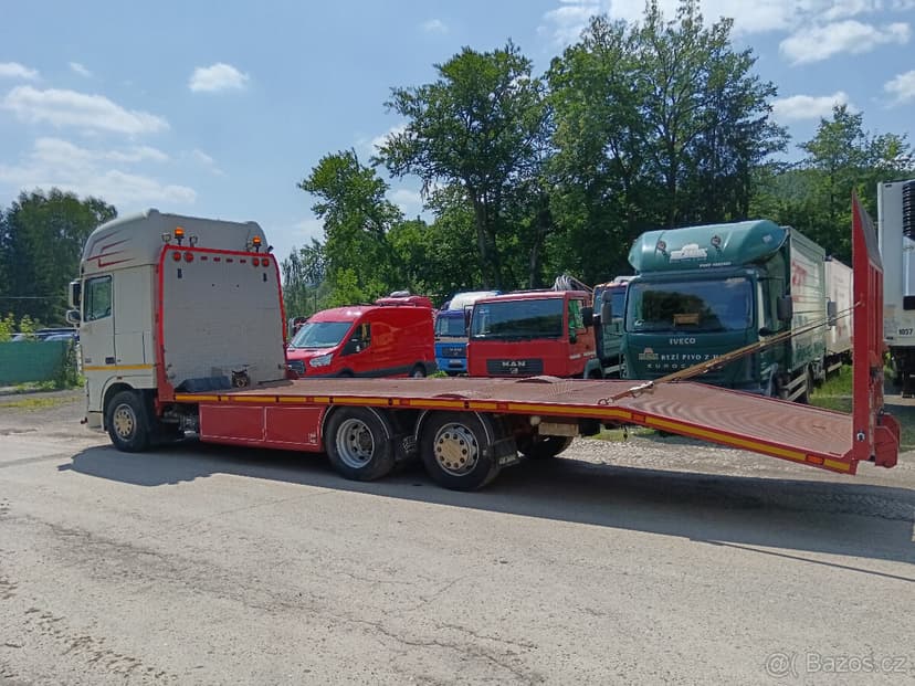 DAF XF 105.460 PŘEPRAVNÍK STROJŮ A VOZIDEL -14 T