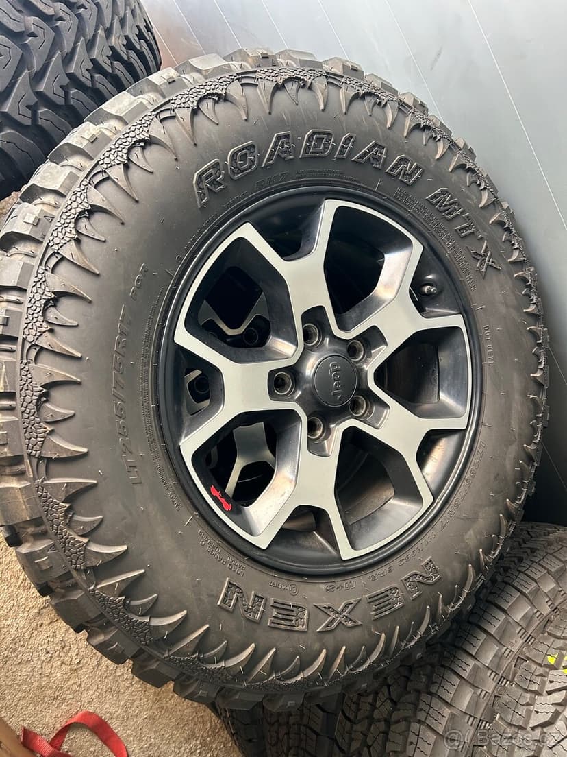 Jeep Wrangler kola Rubicon MTX Nexen 255 75 17