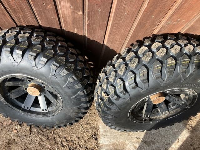 Prodám pneu na čtyřkolku