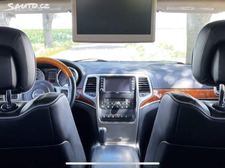 Jeep Grand Cherokee 5.7 V8 HEMI Overland + tažné