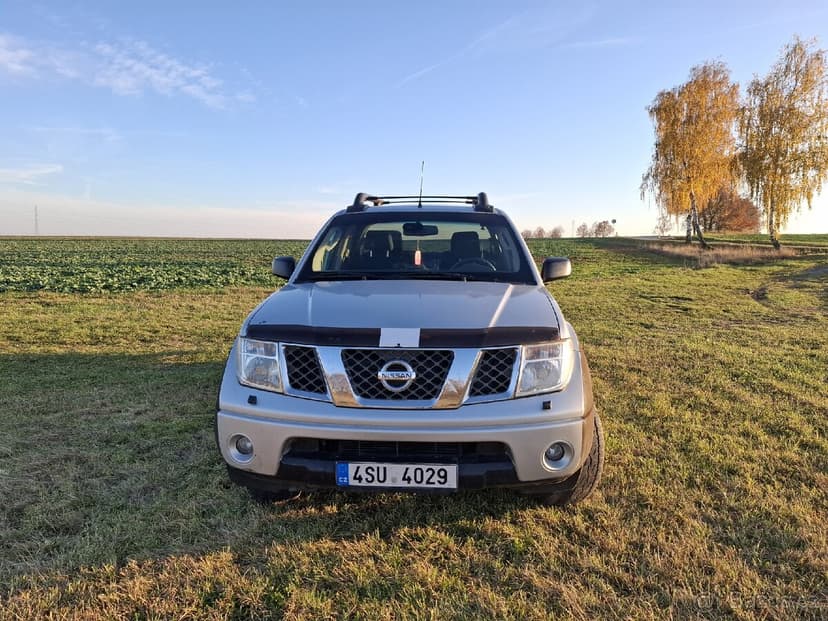 Nissan Navara D40 SLEVA volejte