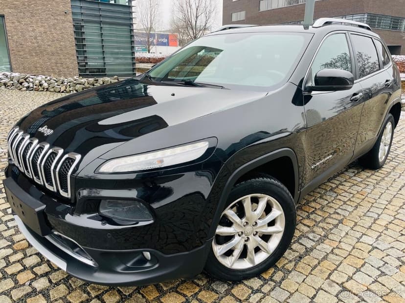 Jeep Cherokee 2.2D 4x4 147KW AUT FULL KAMERA VÝHŘEV SERVISKA