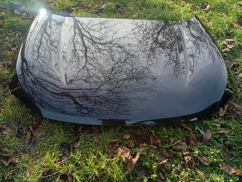 NISSAN NAVARA D23, D23T, D231, RV 2020  KAPOTA ČERNÁ PĚKNÁ