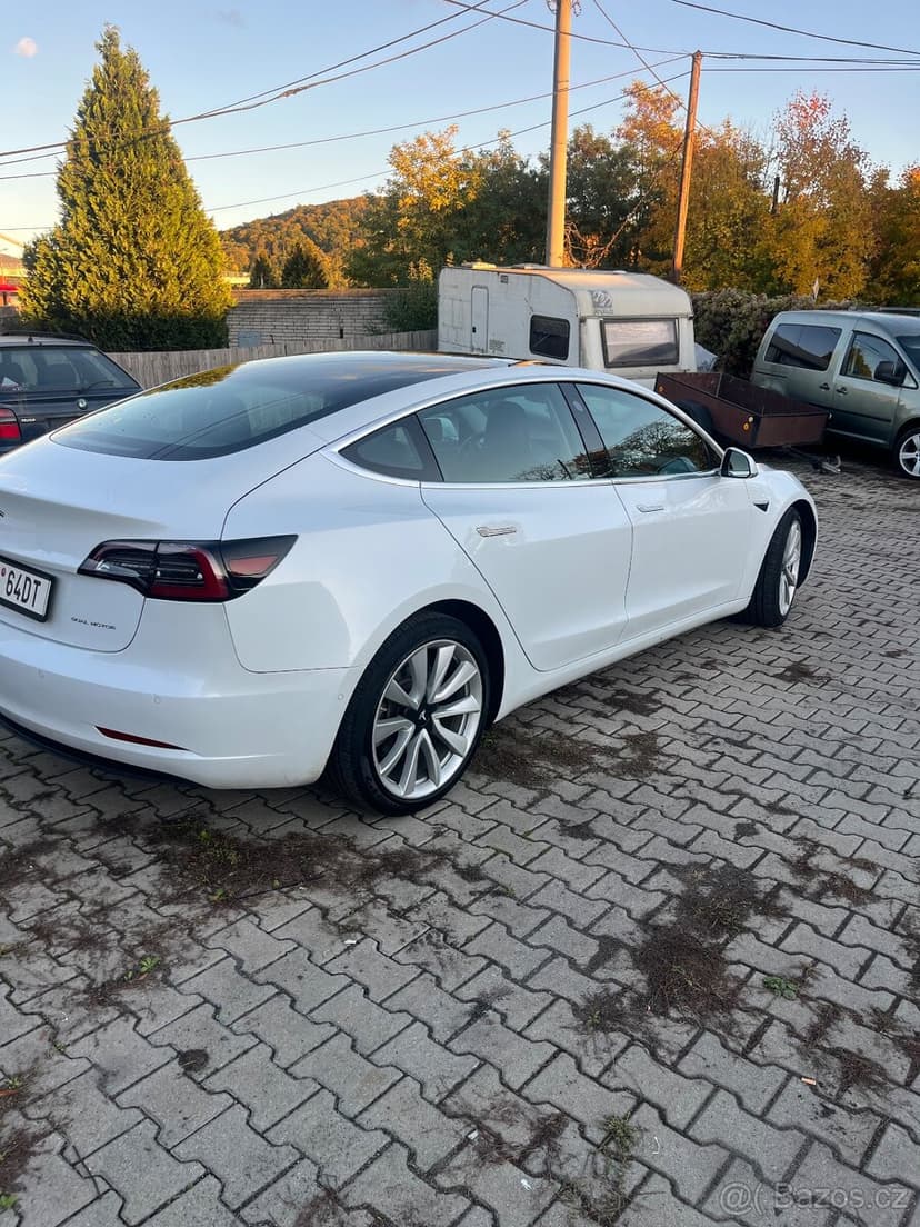 Prodam vyměním Tesla model 3 long range 366 kw