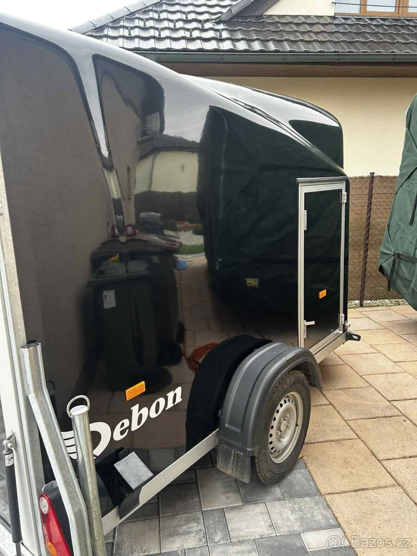 Skříňový vozík Debon cargo 300 na motorky