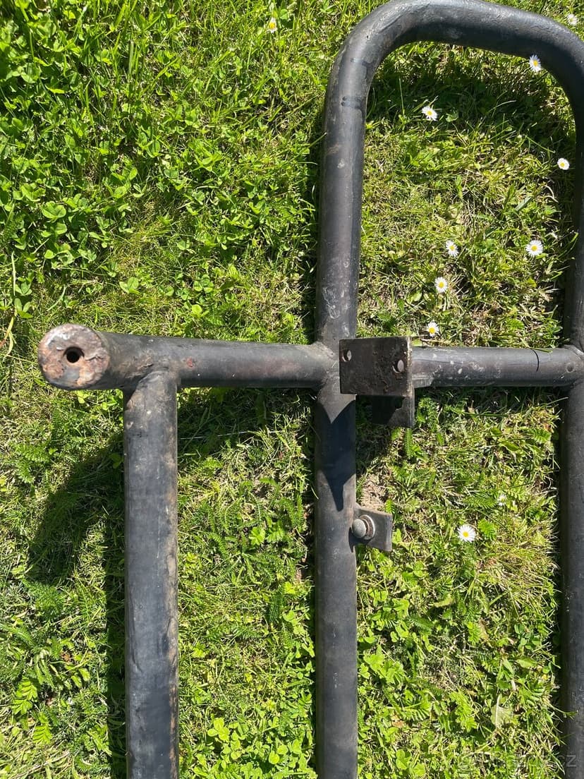 Prodám přední nárazník na Suzuki samurai