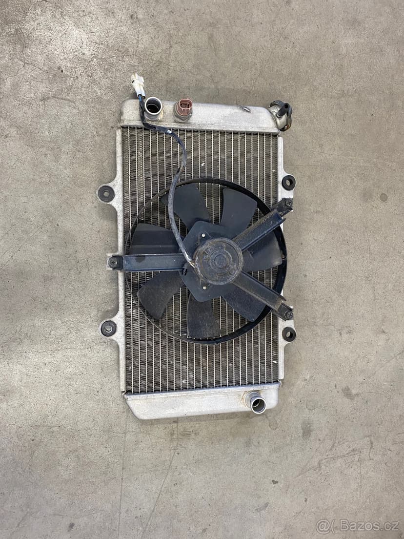 Yamaha Grizzly 660, díly, chladič, motor