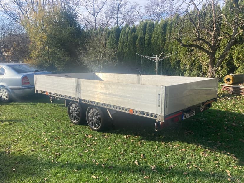 Vlek za osobní auto