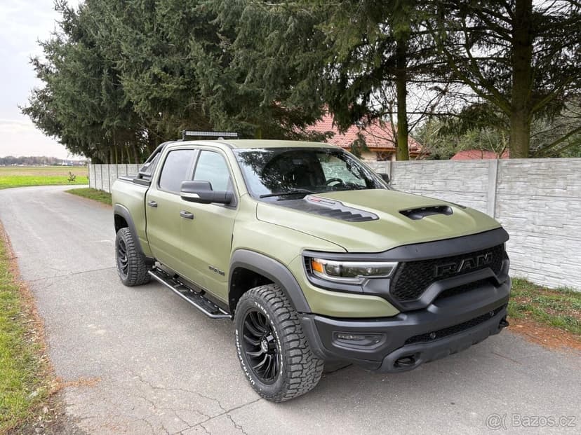 RAM 1500  5.7 hemi  TRX body Kit