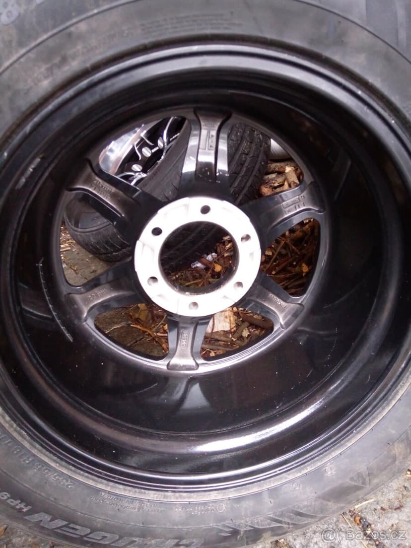 Hiluxe 18" kola + pneu + rozšiřovací podlozky